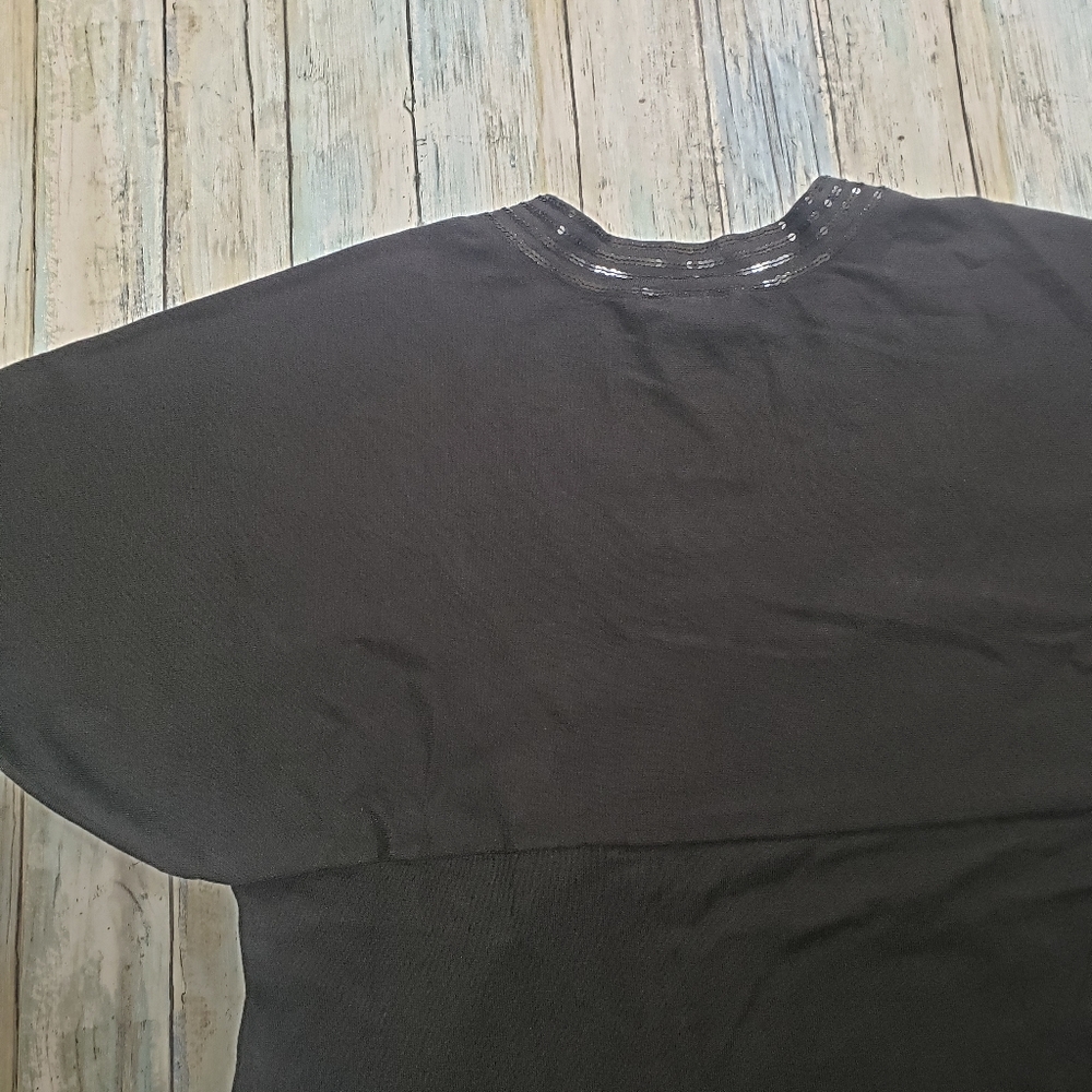 Ann Taylor LOFT Top. - Picture 11 of 13